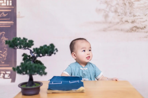 杭州五个月宝宝可以站吗